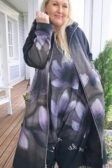 MUTCAT_kuunkukka-puuvillatrikoo-mekko-takki-lahikuva